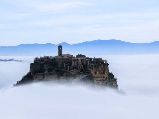 Premio fotografico "Pier Paolo Pasolini, la forma della città" - A una veduta di Civita di Bagnoregio di Simone Ferraro il premio Click