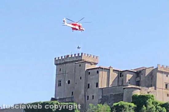 Soriano nel Cimino - Trovato morto al Castello Orsini - I vigili del fuoco