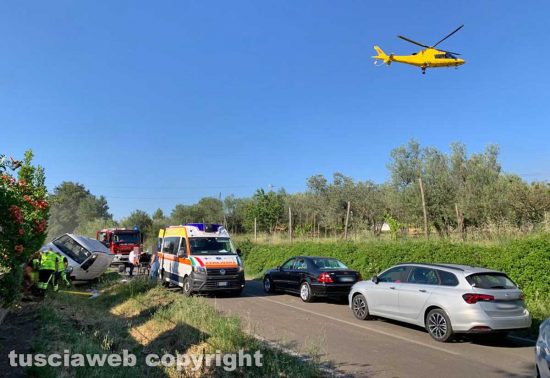 Tobia - Furgone fuori strada - I soccorsi