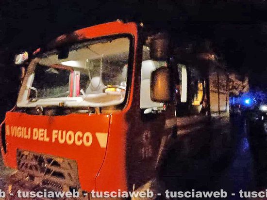 Tuscania - Incendio lambisce palazzo del Rivellino