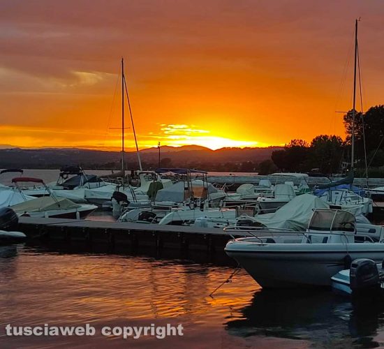 Tramonto sul lago di Bolsena
