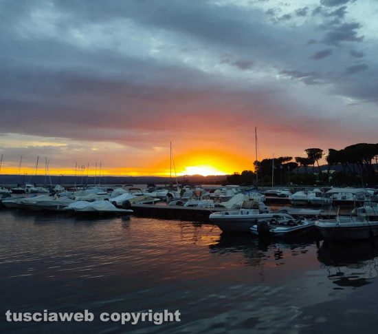 Tramonto sul lago di Bolsena