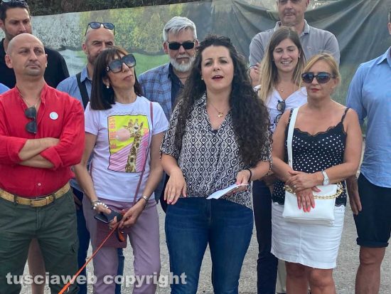 Viterbo - Chiara Frontini all’incontro davanti la discarica