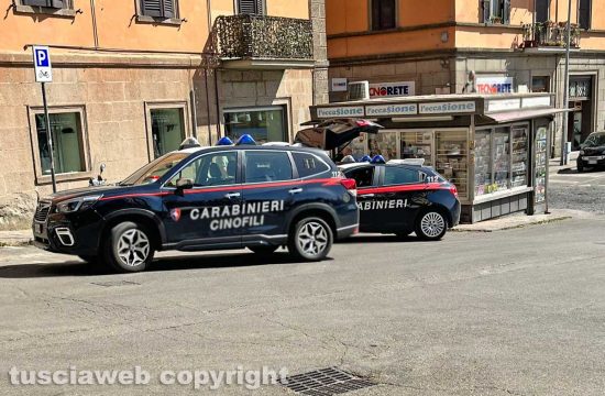Carabinieri - Controlli dei carabinieri a piazza della Rocca