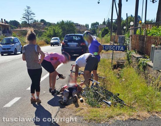 Capodimonte - Ciclista si sente male