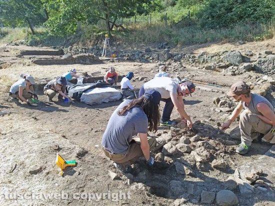 Montefiascone - Gli scavi archeologici nel santuario di Piana del Lago