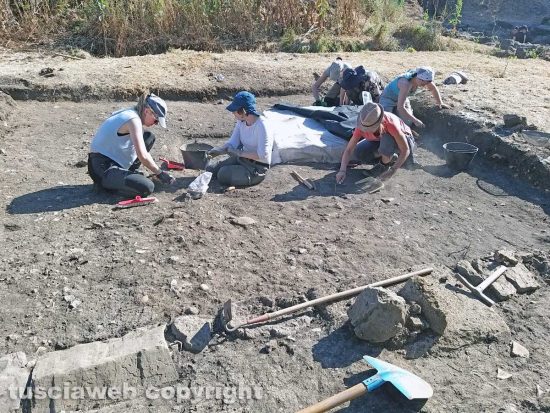 Montefiascone - Gli scavi archeologici nel santuario di Piana del Lago