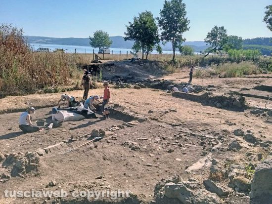 Montefiascone - Gli scavi archeologici nel santuario di Piana del Lago