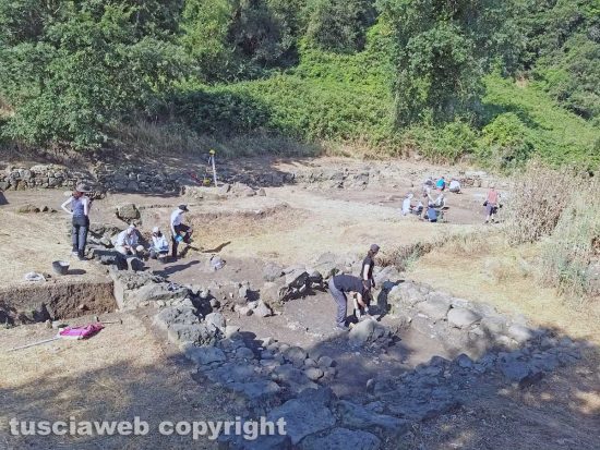 Montefiascone - Gli scavi archeologici nel santuario di Piana del Lago