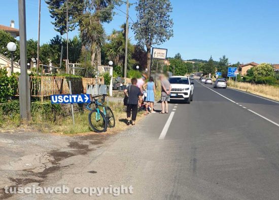 Capodimonte - Ciclista si sente male