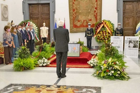 Mattarella alla camera ardente di Eugenio Scalfari