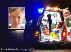 Un'ambulanza - Nel riquadro: Walter Pernazza