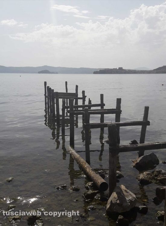 Capodimonte – Il pontile sul lago