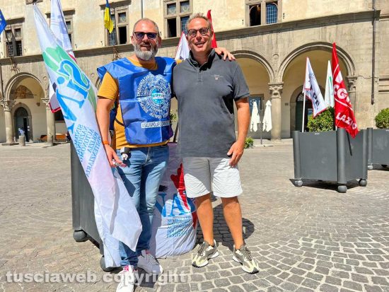 Viterbo - Manifestazione della polizia penitenziaria del carcere di Mammagialla