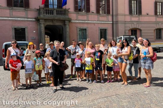 Viterbo - La protesta a piazza del Comune