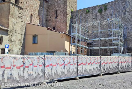 Viterbo - Santa Rosa - La costruzione del traliccio a San Sisto