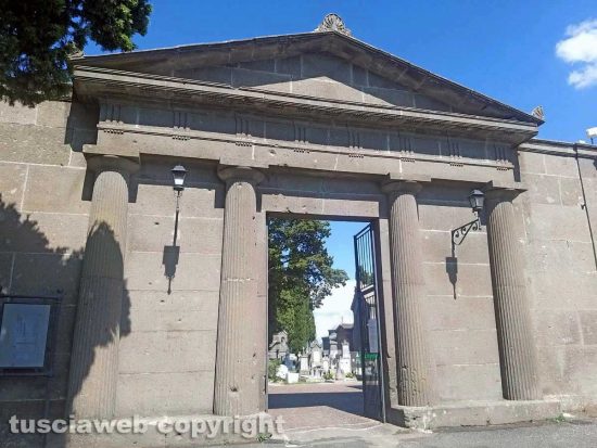 Montefiascone - L'entrata del cimitero vecchio