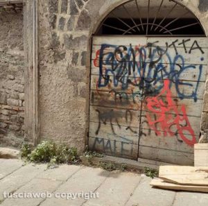 Viterbo - Via Bellavista nel degrado