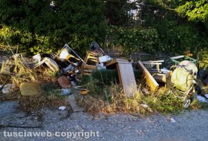 Viterbo - Discarica in via Luigi De Franchis