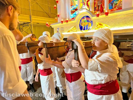 Santa Barbara - La minimacchina Miracolo di fede - I facchini