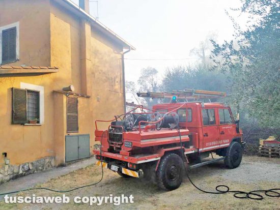 Giove - Incendio nel centro abitato