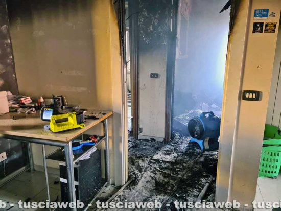 Incendio in un appartamento al Carmine