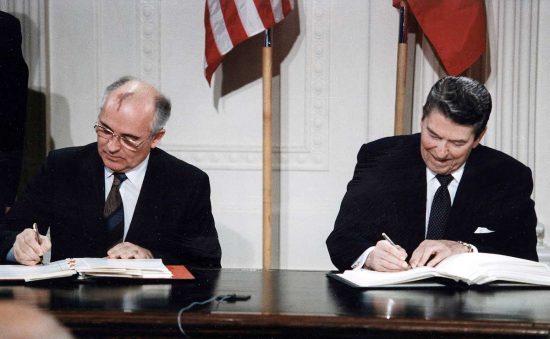 Ronald Reagan con Mikhail Gorbaciov