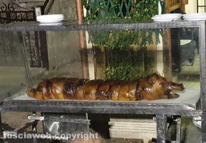 Tobia - Cena in piazza tra amici 
