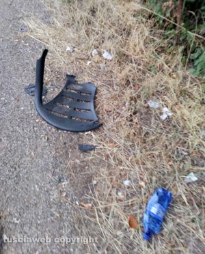 Vallerano - Rifiuti sulla strada provinciale