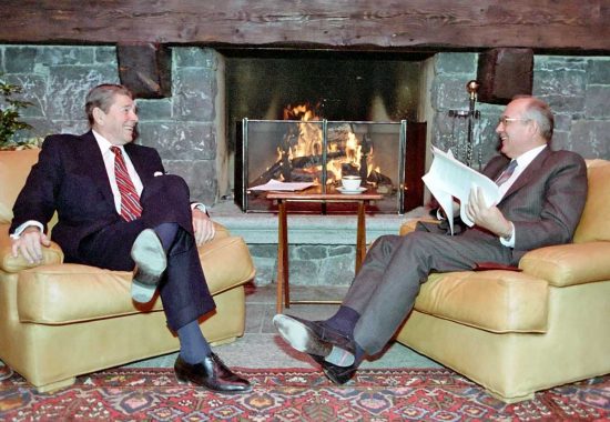 Ronald Reagan e Mikhail Gorbaciov