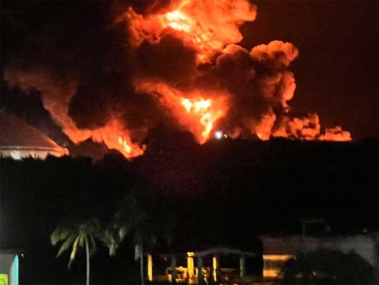 Matanzas - Esplode un deposito petrolifero colpito da un fulmine, un morto