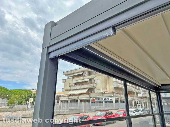 Viterbo - Il vetro sfondato di Brutti, ma buoni