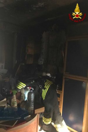 Civitavecchia - A fuoco un appartamento in centro