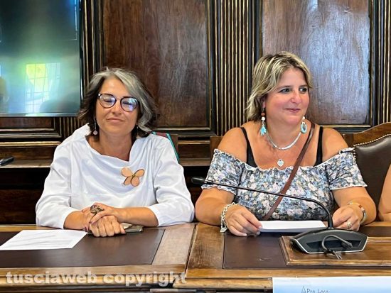 Viterbo - Irene Temperini e Vera Anelli della pro loco