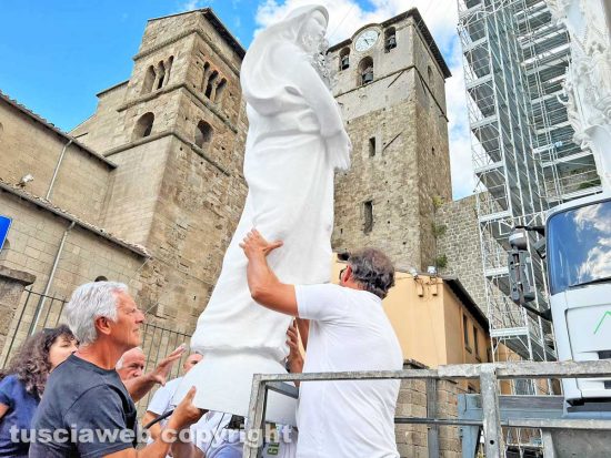 Viterbo - L'assemblaggio di Gloria