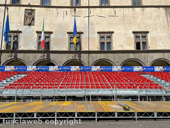 Piazza del Comune - Tribune Santa Rosa