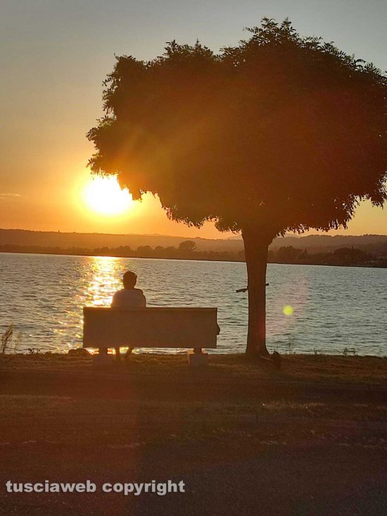 Tramonto sul lago di Bolsena
