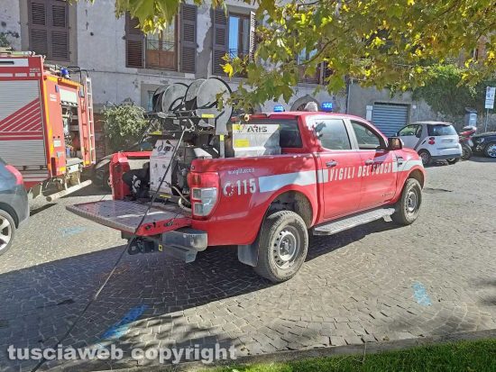 Montefiascone - I vigili del fuoco in via Piave