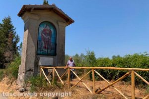 Viterbo - L'edicola dei Santi martiri Valentino e Ilario