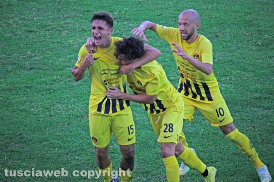 Sport - Calcio - Viterbese - L'esultanza di Simone D'Uffizi