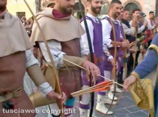 Orte - Palio degli arcieri - La consegna delle frecce benedette