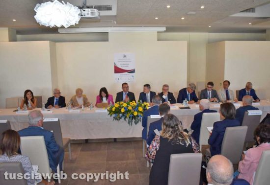 Da sin. gli Avv.ti Valter Militi (Presidente Cassa Forense), Sergio Paparo (Coordinatore Organismo Congressuale Forense), Maria Masi (Presidente Consiglio Nazionale Forense), Stefano Brenciaglia (Presidente Ordine Avvocati Viterbo), Luca Conti (Coordinatore Unione Ordini forensi Lazio) Isabella Stoppani e Stefano Bertollini (Consiglieri nazionali forensi)