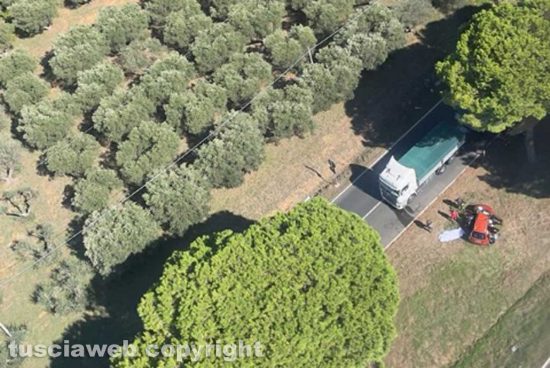 Orbetello - Scontro tra auto e camion lungo l'Aurelia