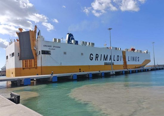 Civitavecchia - Il carrier "Grande Spagna"