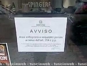 Il negozio Eden Green con l'avviso di sequestro