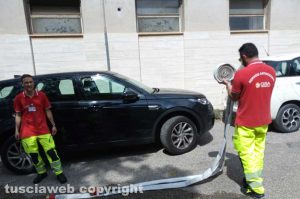 Tarquinia - Cassonetti in fiamme all'ospedale - L'intervento della squadra antincendio Gsa