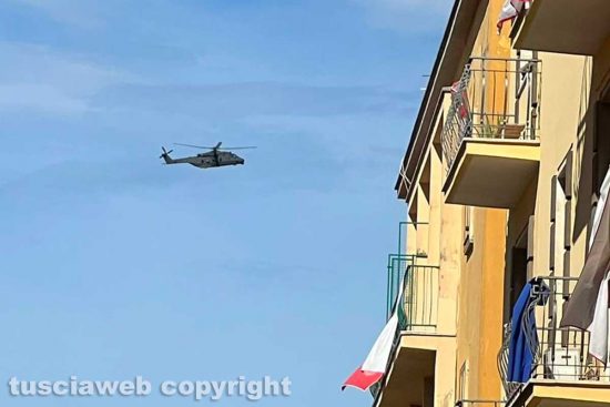 Santa Rosa benedice Viterbo dal cielo