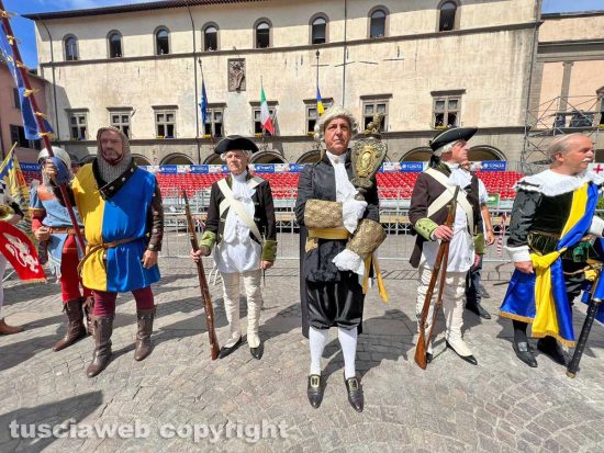 Viterbo - Santa Rosa - La consegna della Mazza del maggiordomo