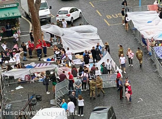 Viterbo – Santa Rosa – Persone lungo il percorso