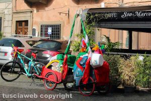Tuscania - La tenda prima dell'incendio